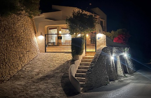 Benissa Coast Villa | Luxury spacious Villa close to golf course, beach, shops & restaurants