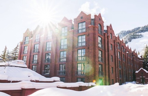 Aspen Condo | Luxury St Regis 2 Bed 3 Bath 1641sq Condo with 2x Daily Housekeeping