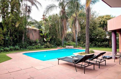 Greater Johannesburg Metropolitan Area House | Luxury Stay in Hurlingham Mansion