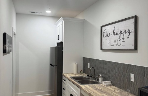 Belfast House | LUXURY STAY n,Couples,Friends Stay on 15 acresnAwesome setting and decor