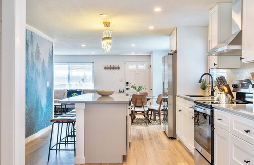 South Westminster House | Luxury stay near Denver & Boulder w/epic game room perfect for any gathering!