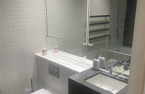 Peninsula Apartment | Luxury stay near O2 and Canary Wharf