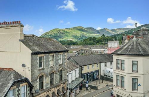 Ambleside House | Luxury Stay, Steps to Cafes, Pubs & Trails Dogs OK