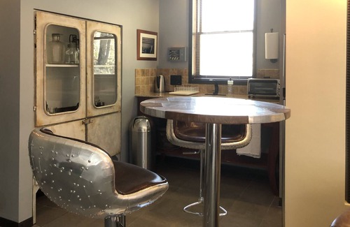 Asheville Apartment | LUXURY STEAMPUNK SUITE ~ POOL ~ HOT-TUB ~ DTWN AVL 2M ~ WILDLIFE ~ RURAL