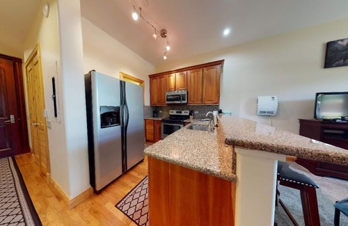 Angel Fire Condo | Luxury Studio | Close to Lifts | WiFi | The Grande 106