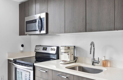 Downtown Miami Apartment | Luxury Studio/Downtown Miami with fitness room, water views