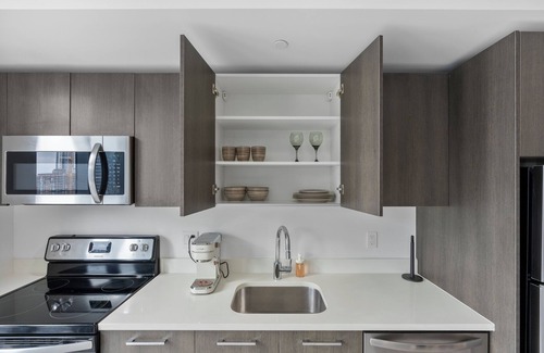 Downtown Miami Apartment | Luxury Studio/Downtown Miami with fitness room, water views