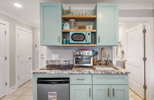 Tybee Island Apartment | Luxury studio for 2 humans &1 pup, on quiet North Beach!