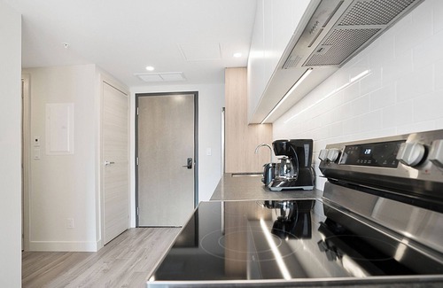 Milton Park Apartment | Luxury Studio in Heart of MTL 904 | Metro access