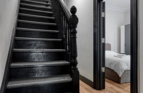 Grove Green Apartment | Luxury Studio in London