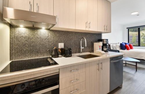 Park City House | Luxury Studio, Minutes to Gondola, Ski Deer Valley, Hot Tubs, Resort Amenities