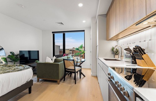 D Street - West Broadway Apartment | Luxury Studio Next to Broadway 3131
