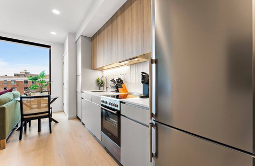 D Street - West Broadway Apartment | Luxury Studio Next to Broadway 3131