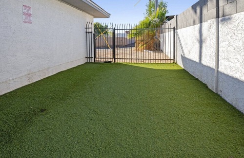 Peaceful Valley Apartment | Luxury Studio Oldtown Scottsdale Free Parking