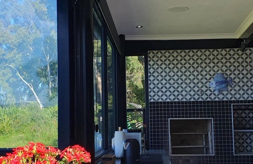 Old Place Apartment | Luxury Studio Retreat | Pool | Fireplace