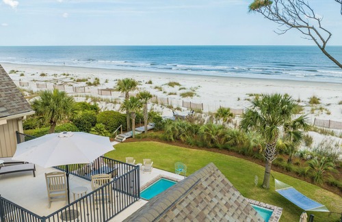 Sea Pines House | Luxury, Stunning 6 Bedroom Home with Saltwater Pool on the Beach