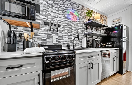 Blue Ridge Cabin | Luxury Suite in Downtown Blue Ridge - The Penthouses on Main, Suite 102