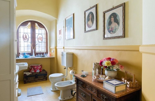 Grassina Bed & Breakfast | Luxury Suite in Renaissance Villa