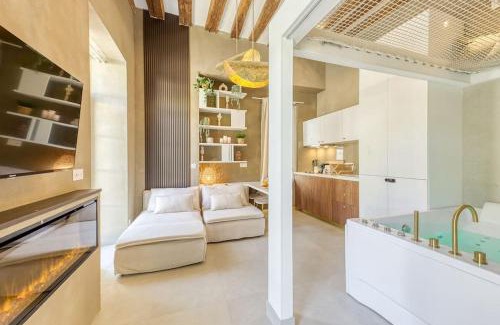 Arpajon Apartment | Luxury Suite - Jacuzzi et Sauna