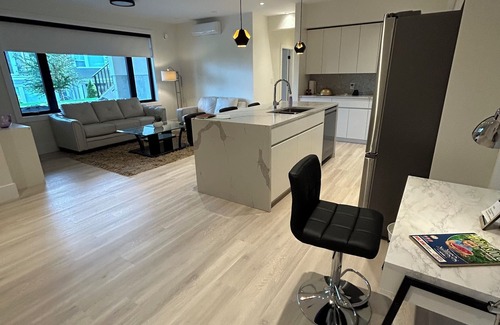 Lower Sumas Mountain Bed & Breakfast | Luxury Suite situated on top of mountain in a prestigious location.