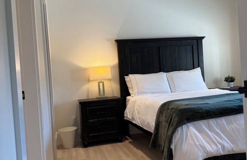 Lower Sumas Mountain Bed & Breakfast | Luxury Suite situated on top of mountain in a prestigious location.