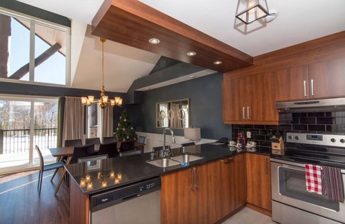 Saint-Sauveur Apartment | Luxury suite with breathtaking views Ski in Ski out
