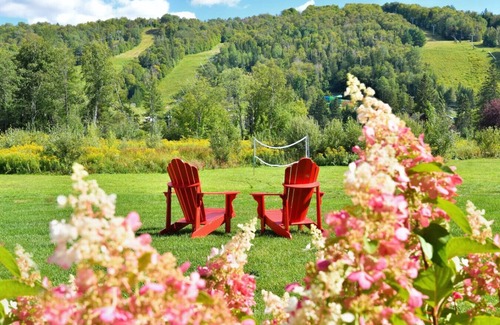 Saint-Sauveur Apartment | Luxury suite with breathtaking views Ski in Ski out
