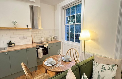 Kings Cross St. Pancras Apartment | Luxury Suite with Sauna