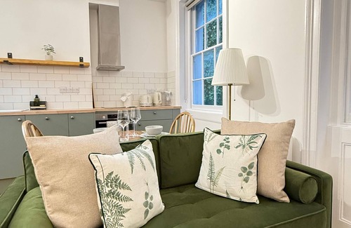 Kings Cross St. Pancras Apartment | Luxury Suite with Sauna