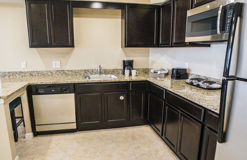 Florida Central Atlantic Coast Resort | Luxury suites, 7 heated pools & minutes from Orlando’s world-famous parks