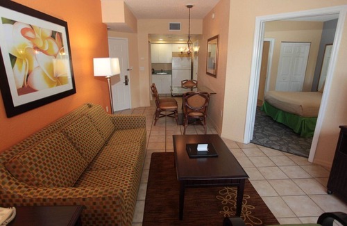 Florida Central Atlantic Coast Resort | Luxury suites, 7 heated pools & minutes from Orlando’s world-famous parks