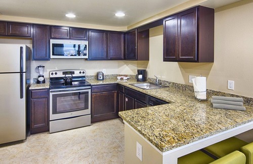Florida Central Atlantic Coast Resort | Luxury suites, 7 heated pools & minutes from Orlando’s world-famous parks