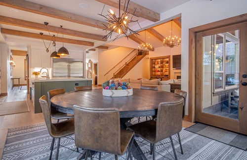 Sunriver House | Luxury Sunriver Escape with Hot Tub, BBQ & Firepit