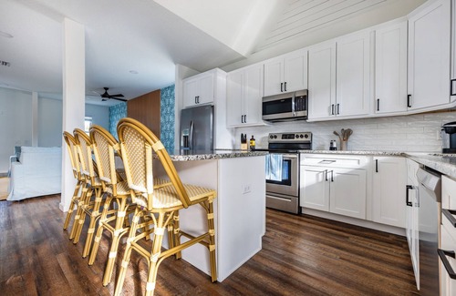 Tampa Heights House | Luxury Tampa Heights Pool Home Retreat w/Hot Tub & Modern Design