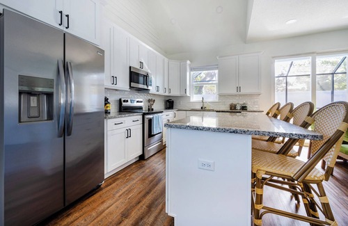 Tampa Heights House | Luxury Tampa Heights Pool Home Retreat w/Hot Tub & Modern Design