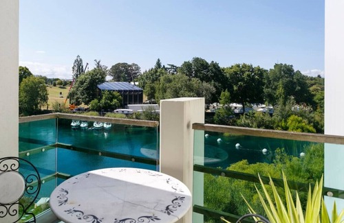 Taupo Apartment | Luxury Taupo Apartment - spacious, modern, warm apartment, with beautiful river views