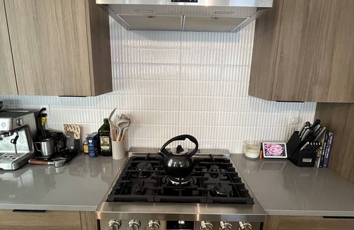 Berkeley House | Luxury Tennyson Brownstone/Mountain Views + Dining, Bars, Shops & Parks