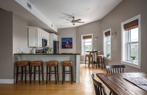 Yachting Village Apartment | Luxury Thames St 3BR w/Parking