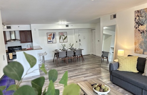 Aventura Condo | LUXURY THE YATCH 301- FREE PARKING AND WIFI