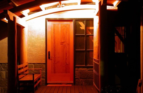 East Kootenay Ski Chalet | Luxury Timber Frame Chalet, Fernie Alpine Resort, Ski in/Out