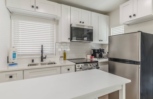 College Park Apartment | Luxury Tiny Home -2 MI to DT Orlando & Winter Park