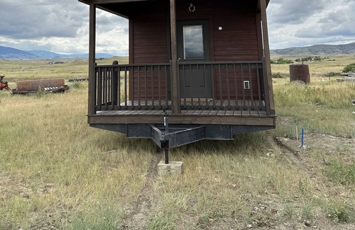 Livingston Cabin | Luxury Tiny Home - Cabin A
