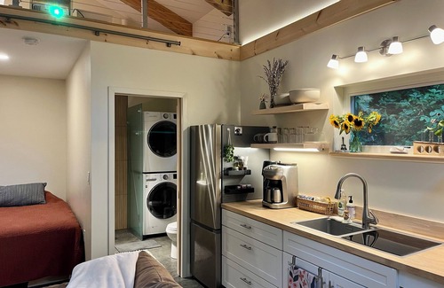 Swannanoa Cabin | Luxury Tiny House, hot tub, views, close to Asheville & Black Mt.