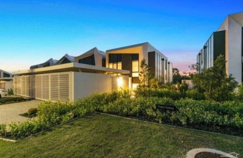 Peregian Beach Apartment | Luxury Town House Peregian Springs Sunshine Coast