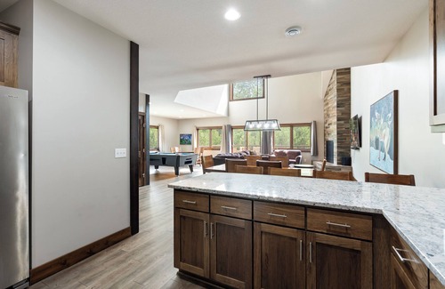 Crosslake Condo | Luxury Townhome|Heart of Crosslake|Beach and Pool