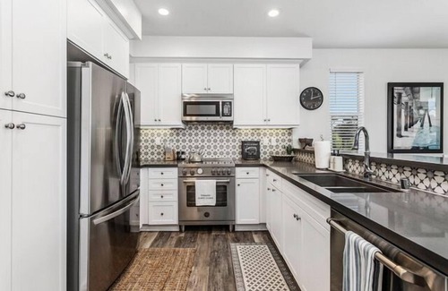 Townsite House | Luxury Townhome, Pool, w/AC