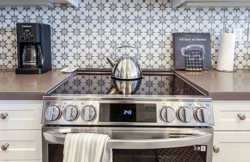 Townsite House | Luxury Townhome, Pool, w/AC