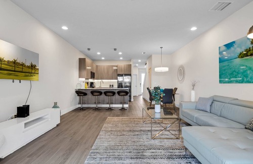 Silver Creek House | Luxury Townhome with private plunge pool located near Disney