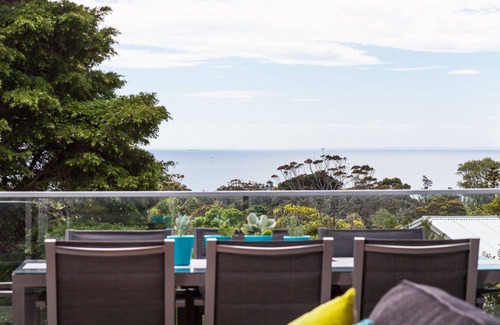 McCrae House | Luxury Townhouse with Bay Views