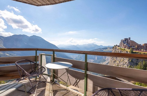 Avoriaz House | Luxury Triplex for 12 in Avoriaz with Ski-In/Ski-Out Access and Daily Breakfast